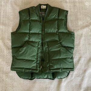 Walls Blizzard-Proof Down vest- Forest Green. SZ medium.